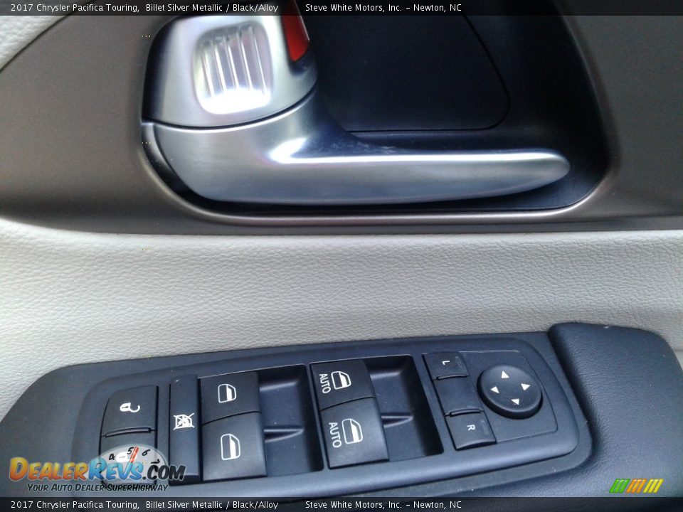 2017 Chrysler Pacifica Touring Billet Silver Metallic / Black/Alloy Photo #11