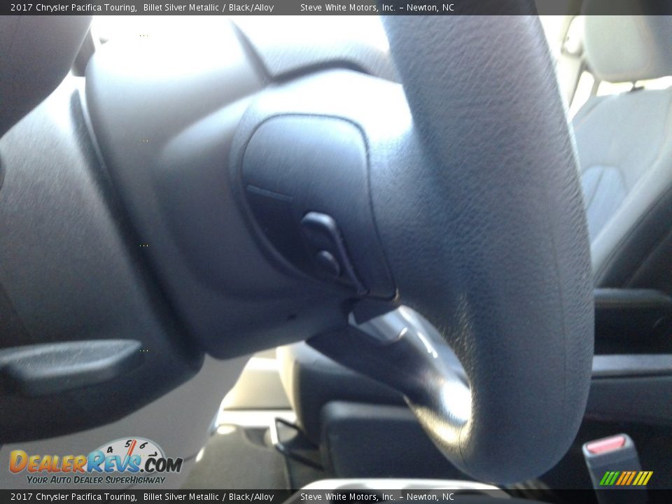 2017 Chrysler Pacifica Touring Billet Silver Metallic / Black/Alloy Photo #12
