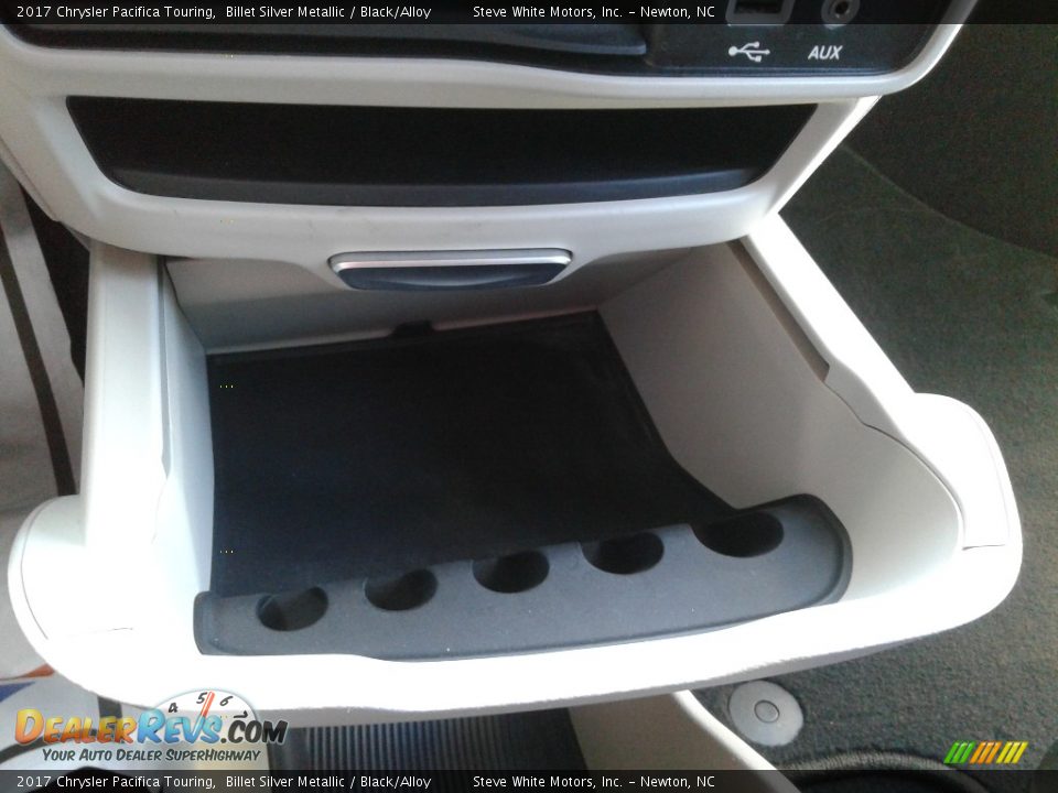 2017 Chrysler Pacifica Touring Billet Silver Metallic / Black/Alloy Photo #26