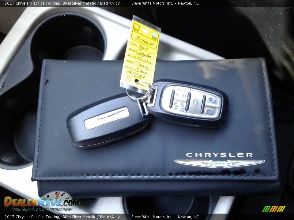 2017 Chrysler Pacifica Touring Billet Silver Metallic / Black/Alloy Photo #30