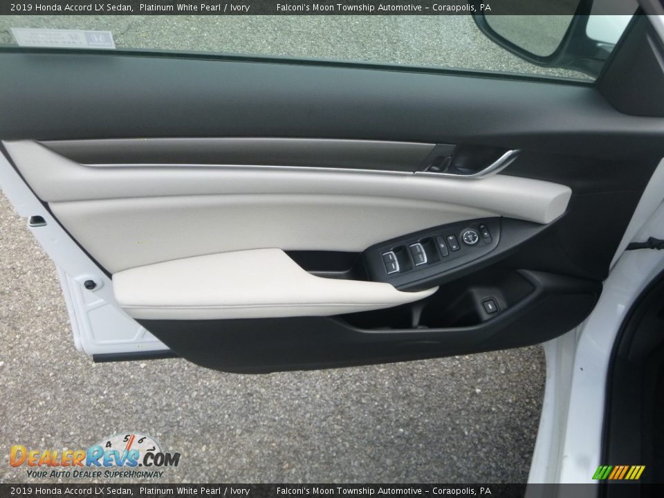 2019 Honda Accord LX Sedan Platinum White Pearl / Ivory Photo #12