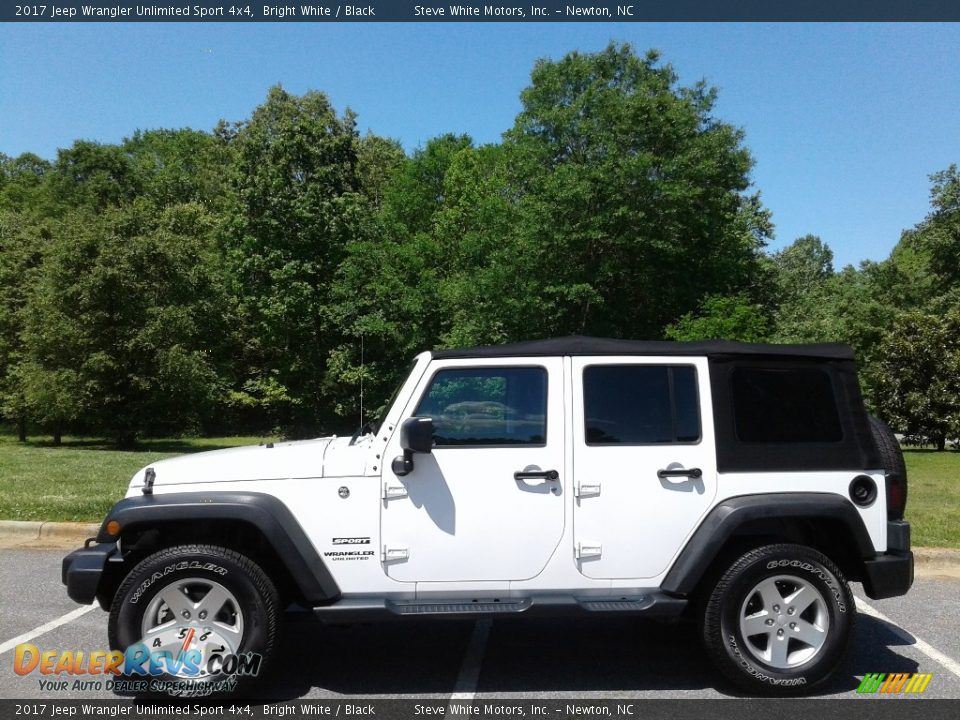 2017 Jeep Wrangler Unlimited Sport 4x4 Bright White / Black Photo #1