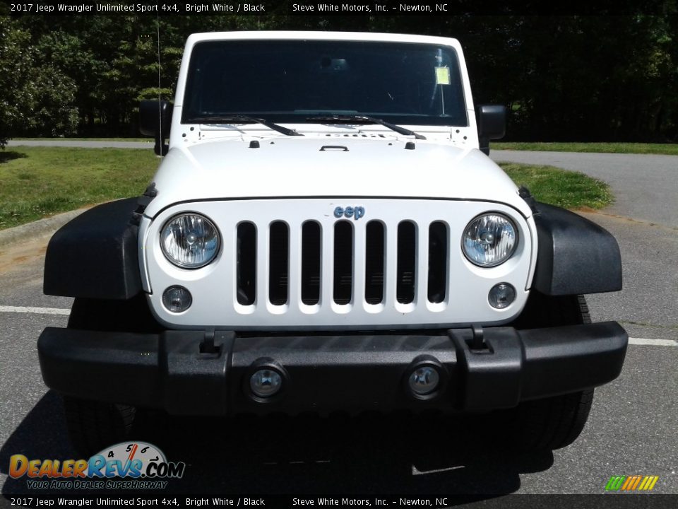 2017 Jeep Wrangler Unlimited Sport 4x4 Bright White / Black Photo #3