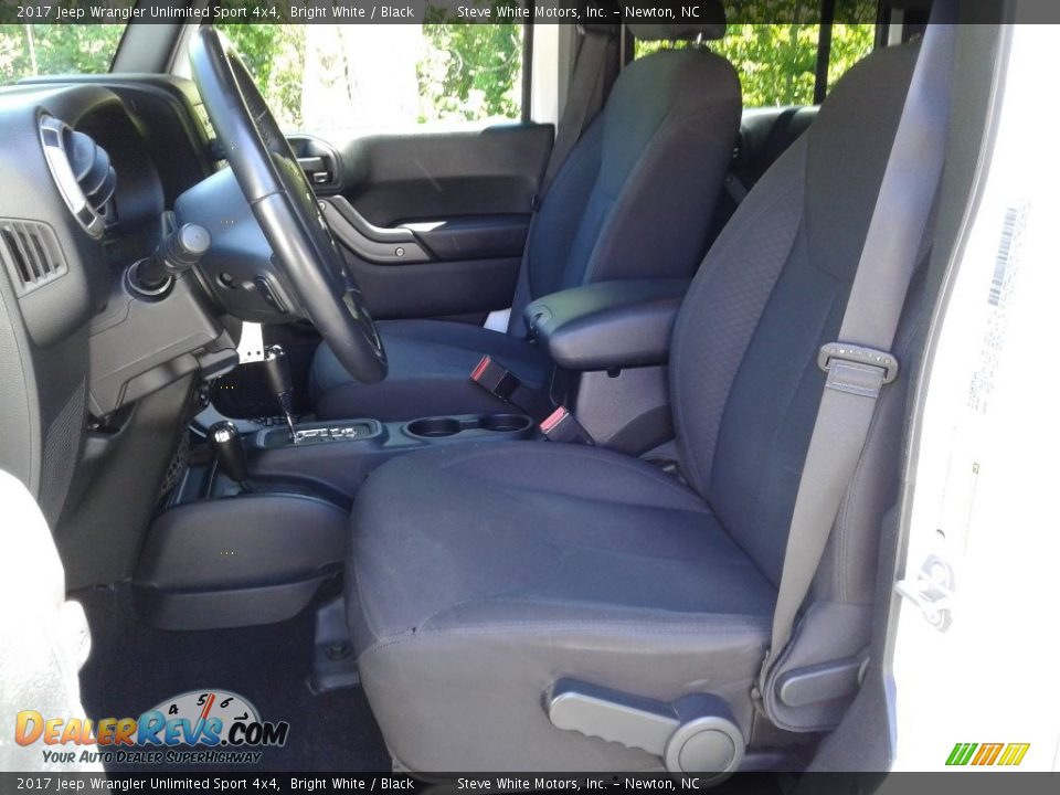 2017 Jeep Wrangler Unlimited Sport 4x4 Bright White / Black Photo #10