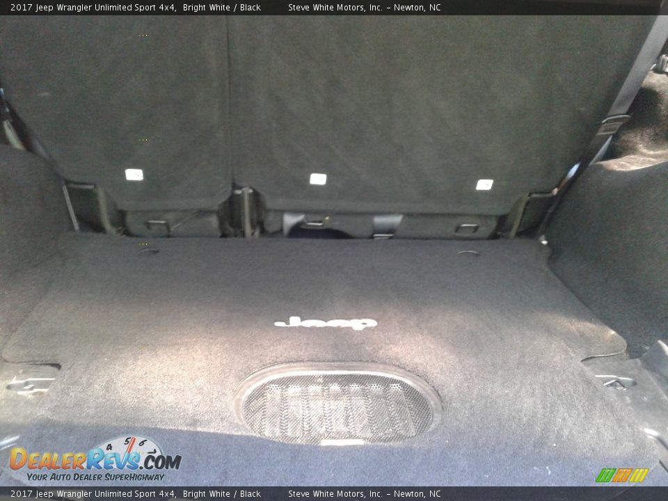 2017 Jeep Wrangler Unlimited Sport 4x4 Bright White / Black Photo #14