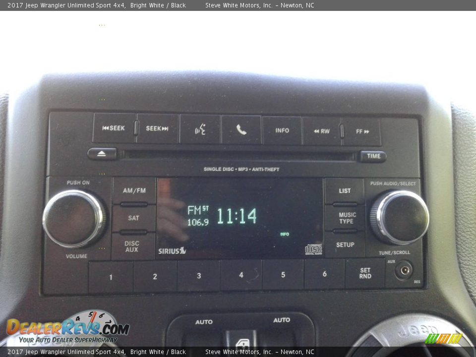 2017 Jeep Wrangler Unlimited Sport 4x4 Bright White / Black Photo #21