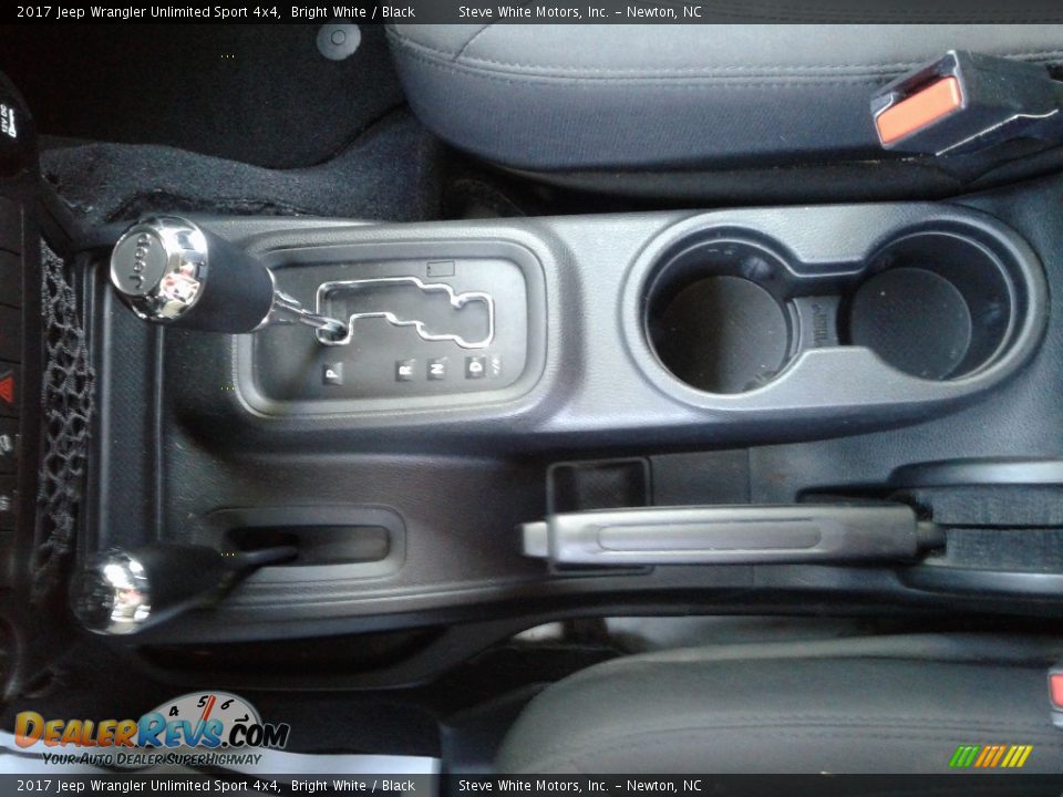 2017 Jeep Wrangler Unlimited Sport 4x4 Bright White / Black Photo #24