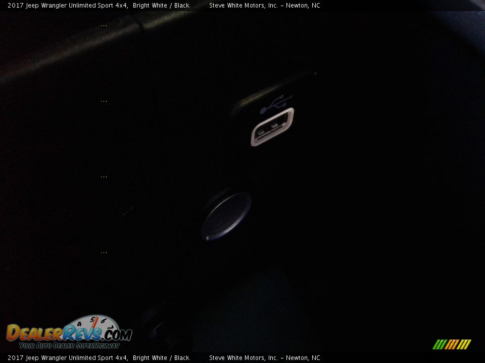 2017 Jeep Wrangler Unlimited Sport 4x4 Bright White / Black Photo #25