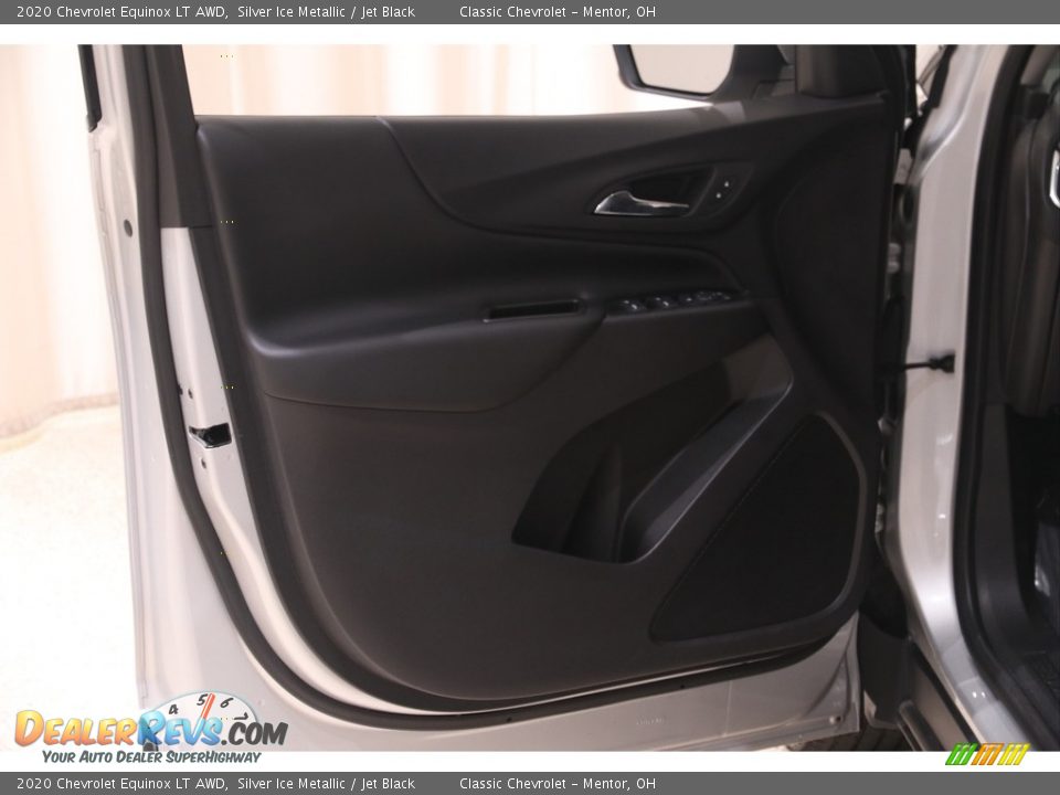 2020 Chevrolet Equinox LT AWD Silver Ice Metallic / Jet Black Photo #4