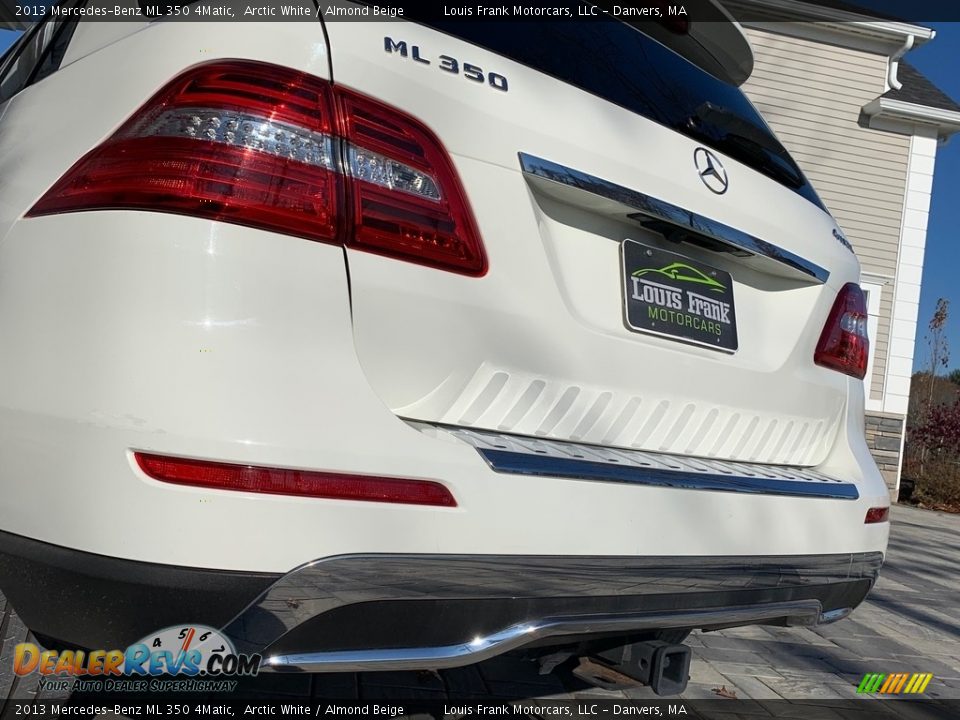 2013 Mercedes-Benz ML 350 4Matic Arctic White / Almond Beige Photo #28