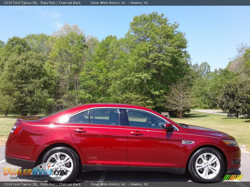 2016 Ford Taurus SEL Ruby Red / Charcoal Black Photo #5