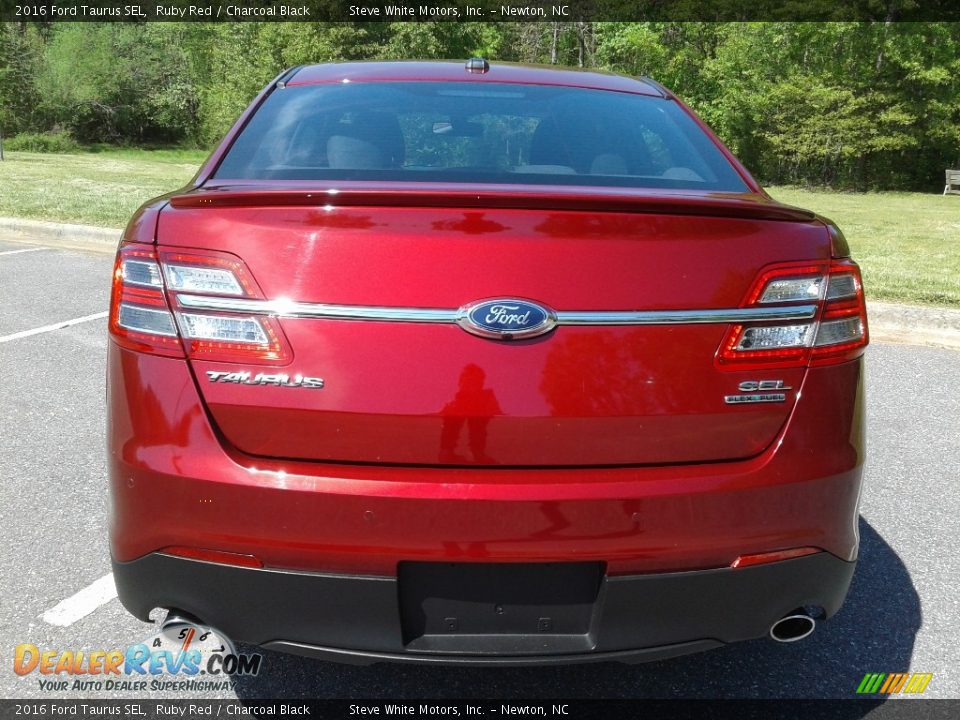 2016 Ford Taurus SEL Ruby Red / Charcoal Black Photo #7
