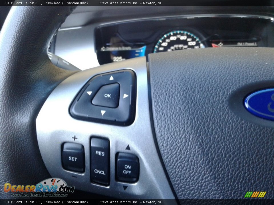 2016 Ford Taurus SEL Ruby Red / Charcoal Black Photo #17