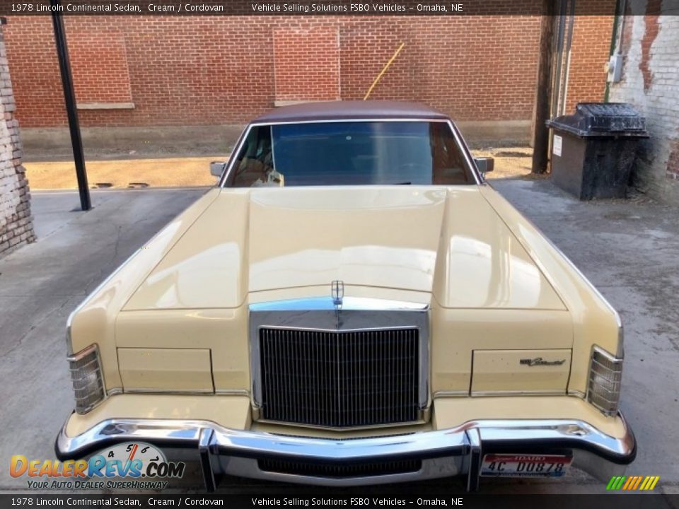 1978 Lincoln Continental Sedan Cream / Cordovan Photo #6