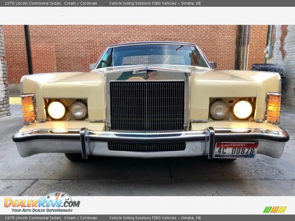 1978 Lincoln Continental Sedan Cream / Cordovan Photo #7