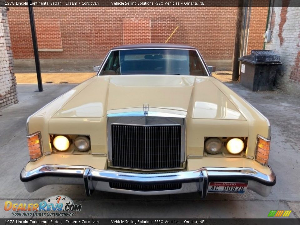 1978 Lincoln Continental Sedan Cream / Cordovan Photo #8