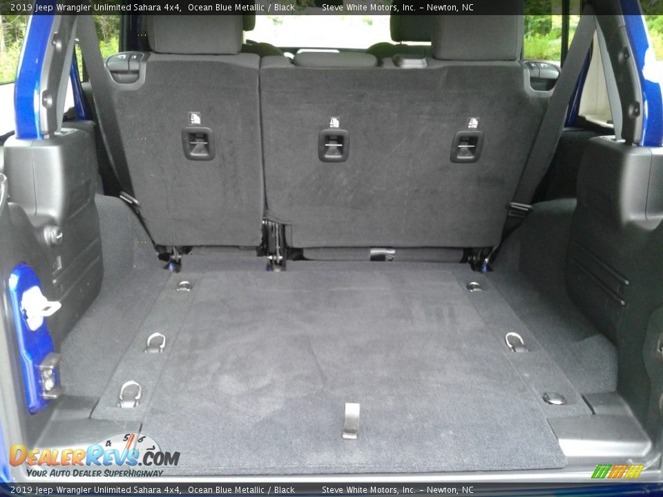 2019 Jeep Wrangler Unlimited Sahara 4x4 Ocean Blue Metallic / Black Photo #15