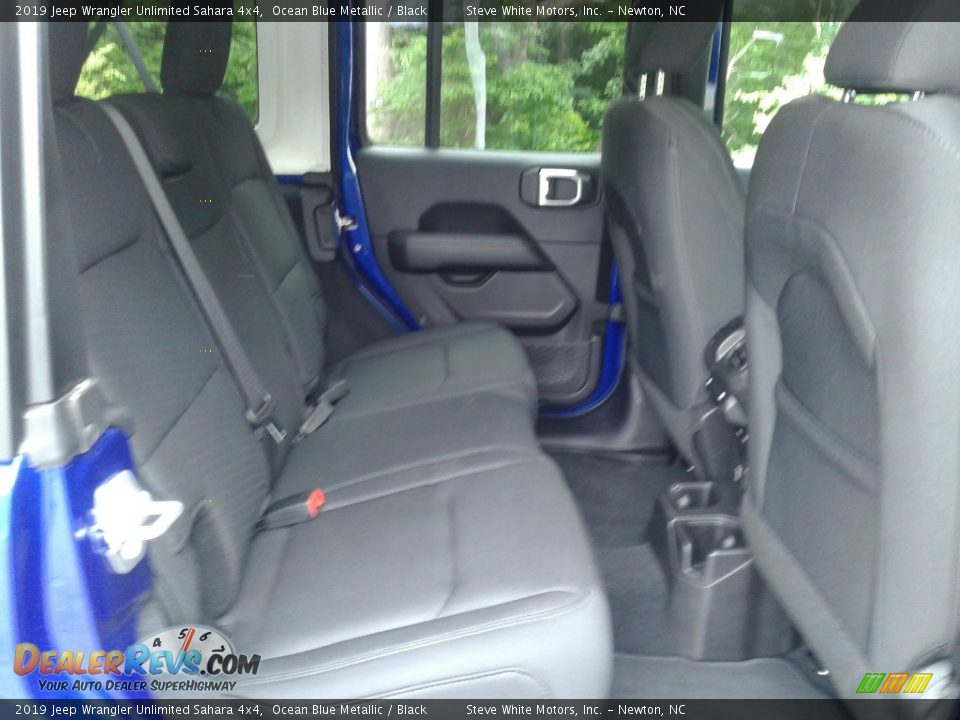2019 Jeep Wrangler Unlimited Sahara 4x4 Ocean Blue Metallic / Black Photo #16
