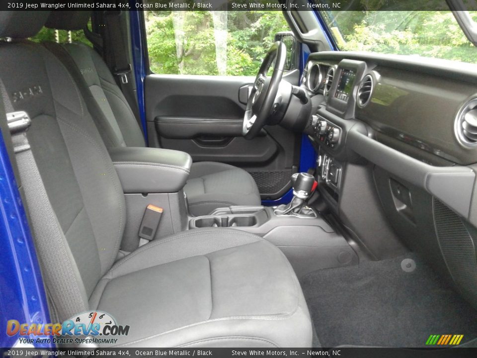 2019 Jeep Wrangler Unlimited Sahara 4x4 Ocean Blue Metallic / Black Photo #17
