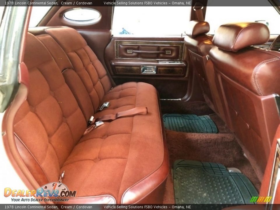 1978 Lincoln Continental Sedan Cream / Cordovan Photo #19