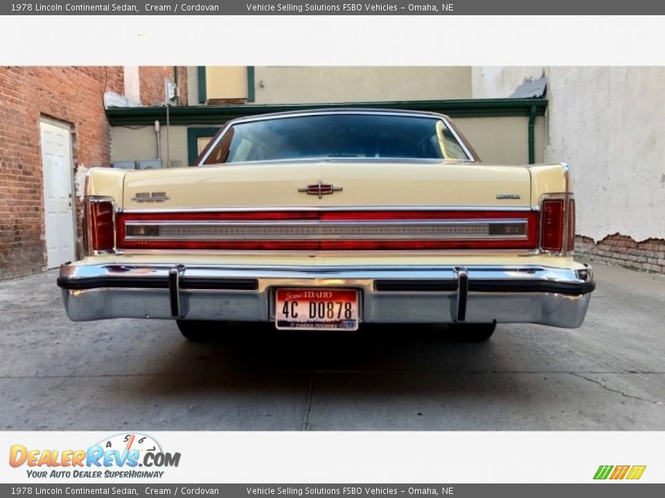 1978 Lincoln Continental Sedan Cream / Cordovan Photo #29