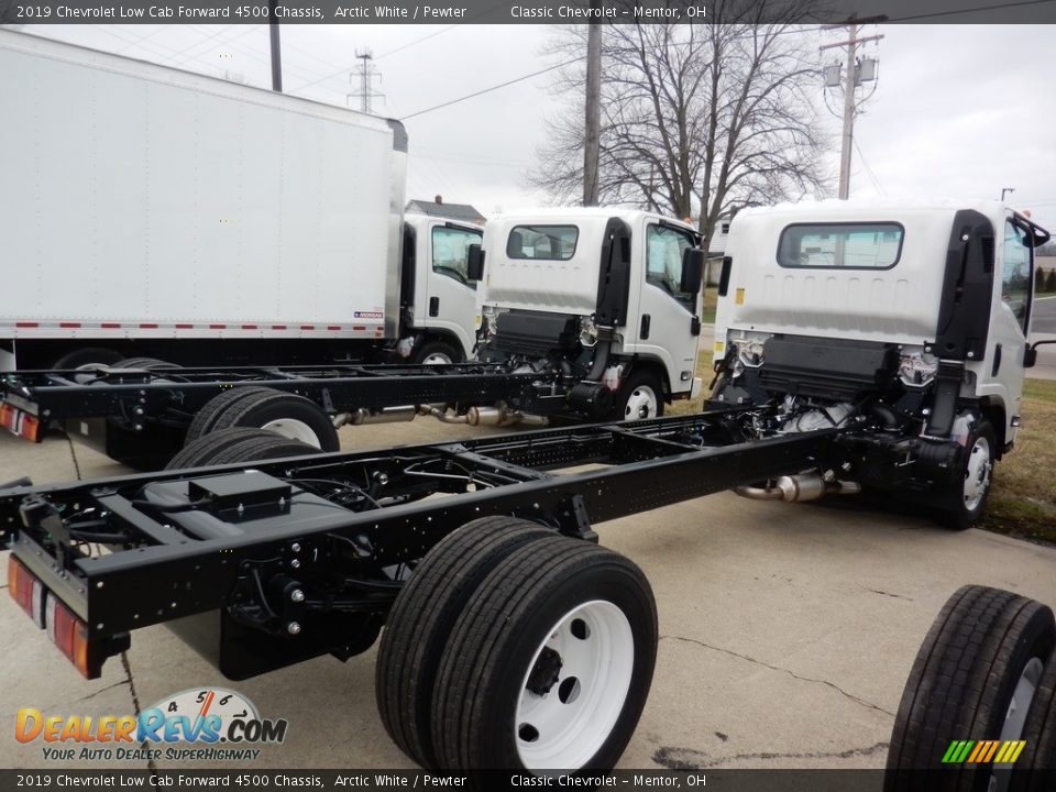 Undercarriage of 2019 Chevrolet Low Cab Forward 4500 Chassis Photo #4