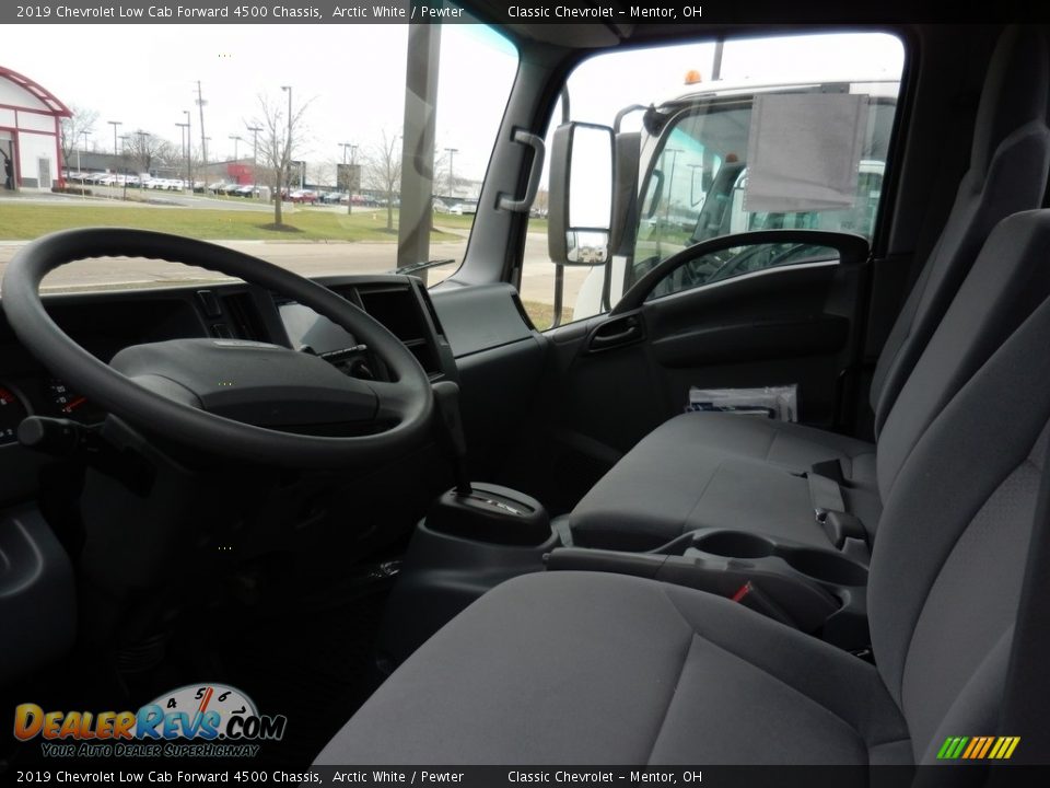 Front Seat of 2019 Chevrolet Low Cab Forward 4500 Chassis Photo #6