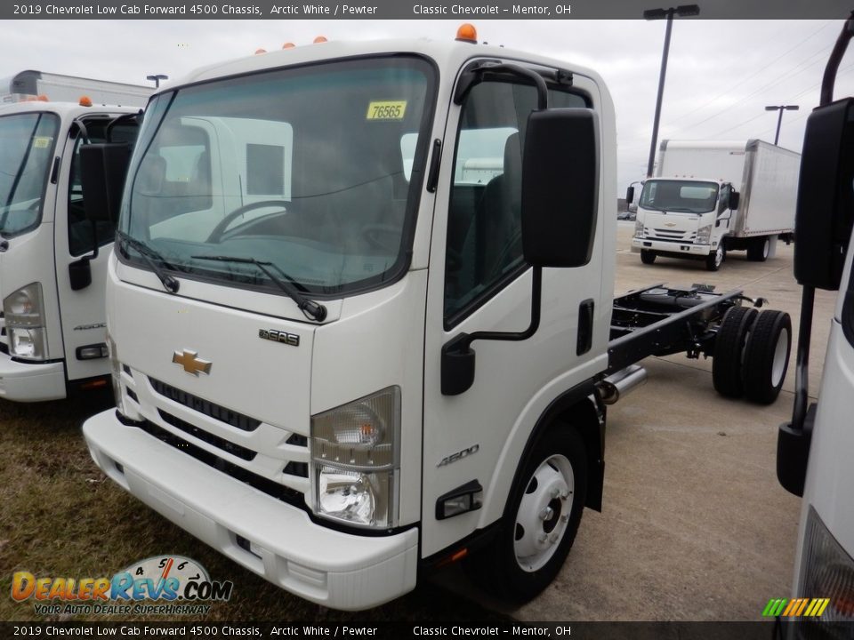 2019 Chevrolet Low Cab Forward 4500 Chassis Arctic White / Pewter Photo #1
