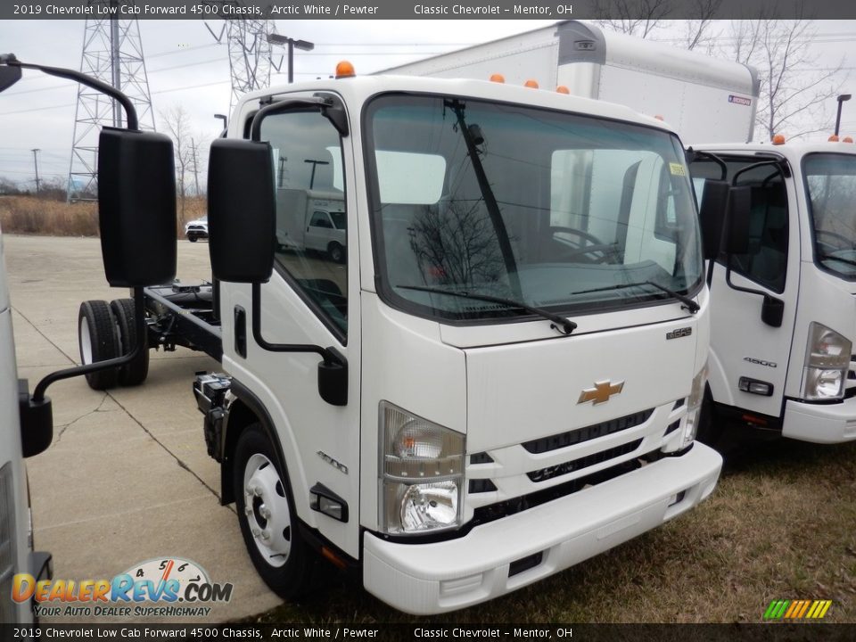 2019 Chevrolet Low Cab Forward 4500 Chassis Arctic White / Pewter Photo #3