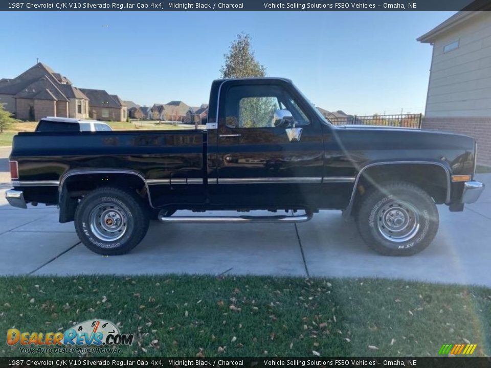 Midnight Black 1987 Chevrolet C/K V10 Silverado Regular Cab 4x4 Photo #10