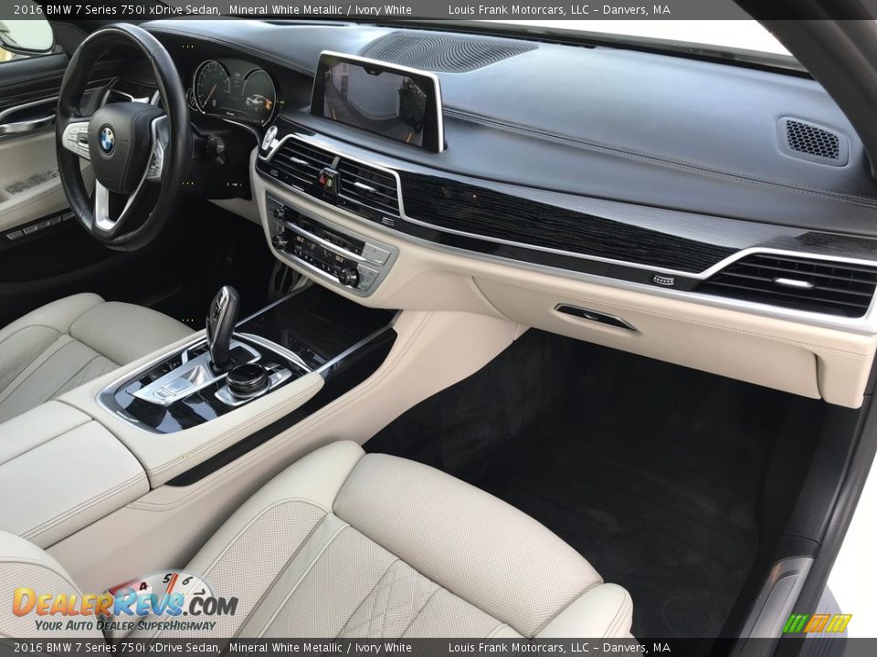 2016 BMW 7 Series 750i xDrive Sedan Mineral White Metallic / Ivory White Photo #11