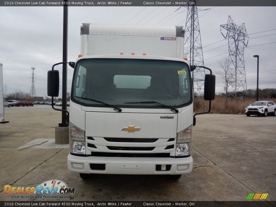 2019 Chevrolet Low Cab Forward 4500 Moving Truck Arctic White / Pewter Photo #2