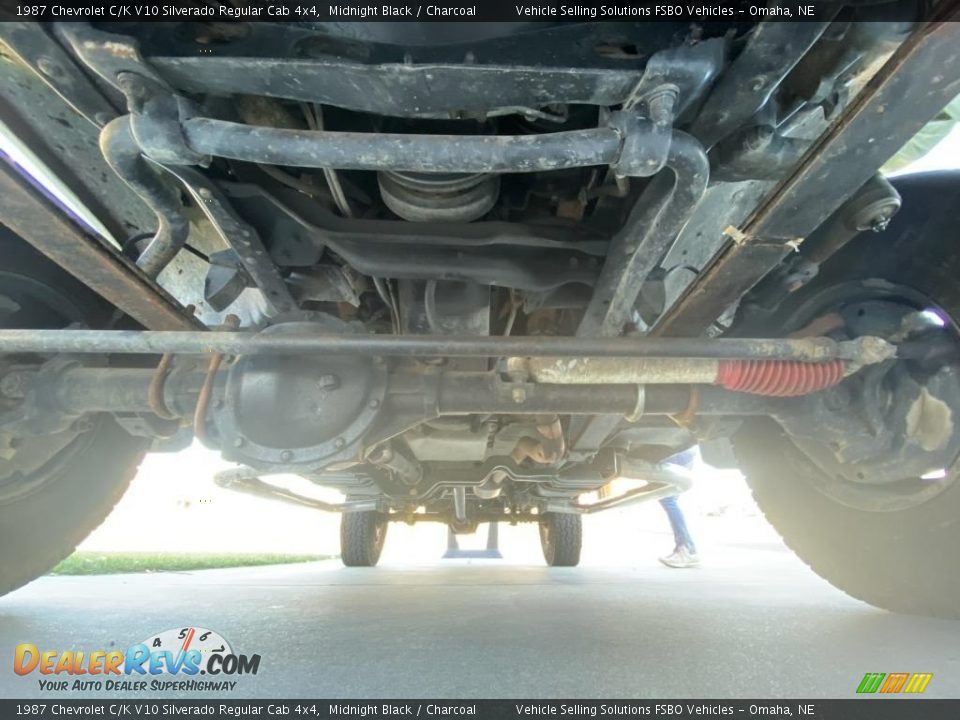 Undercarriage of 1987 Chevrolet C/K V10 Silverado Regular Cab 4x4 Photo #19