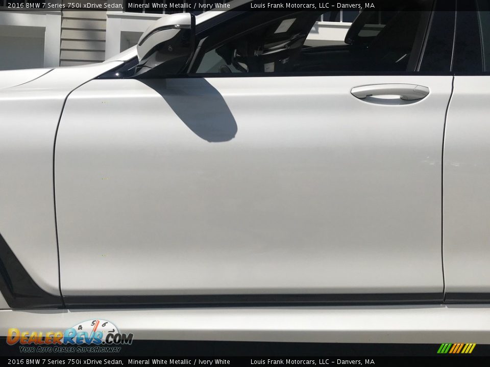 2016 BMW 7 Series 750i xDrive Sedan Mineral White Metallic / Ivory White Photo #28