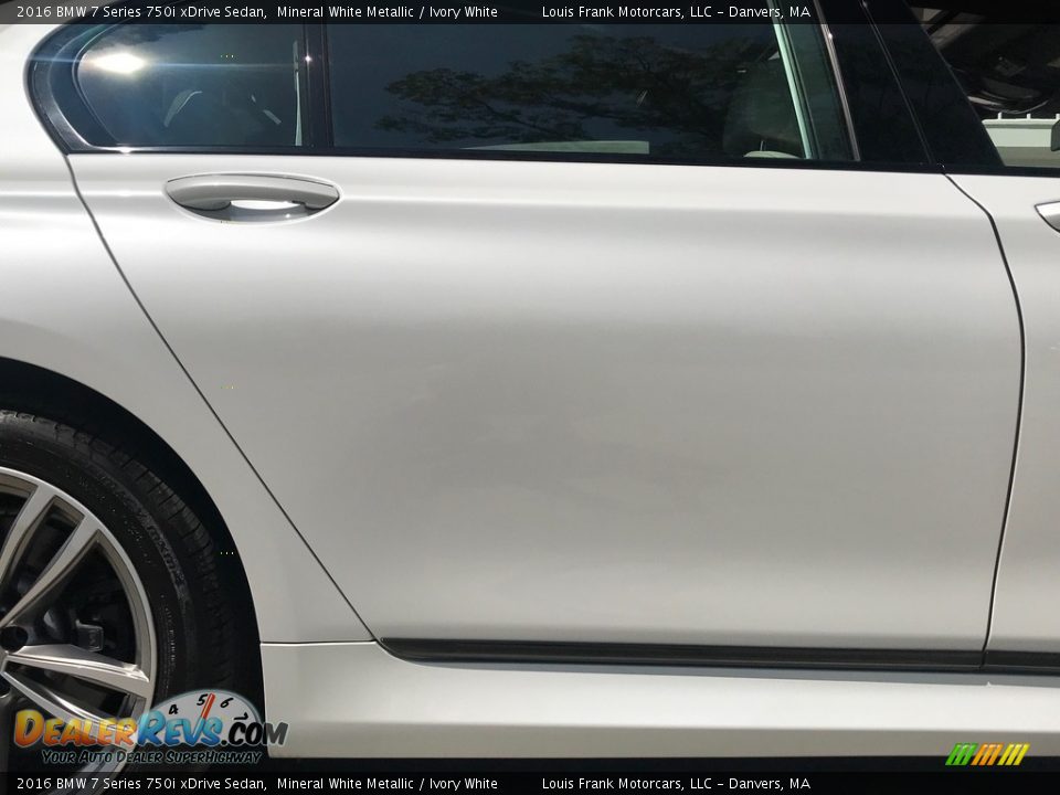 2016 BMW 7 Series 750i xDrive Sedan Mineral White Metallic / Ivory White Photo #31