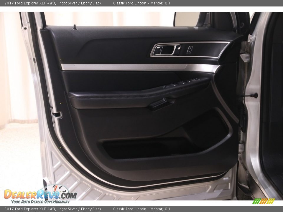 2017 Ford Explorer XLT 4WD Ingot Silver / Ebony Black Photo #4