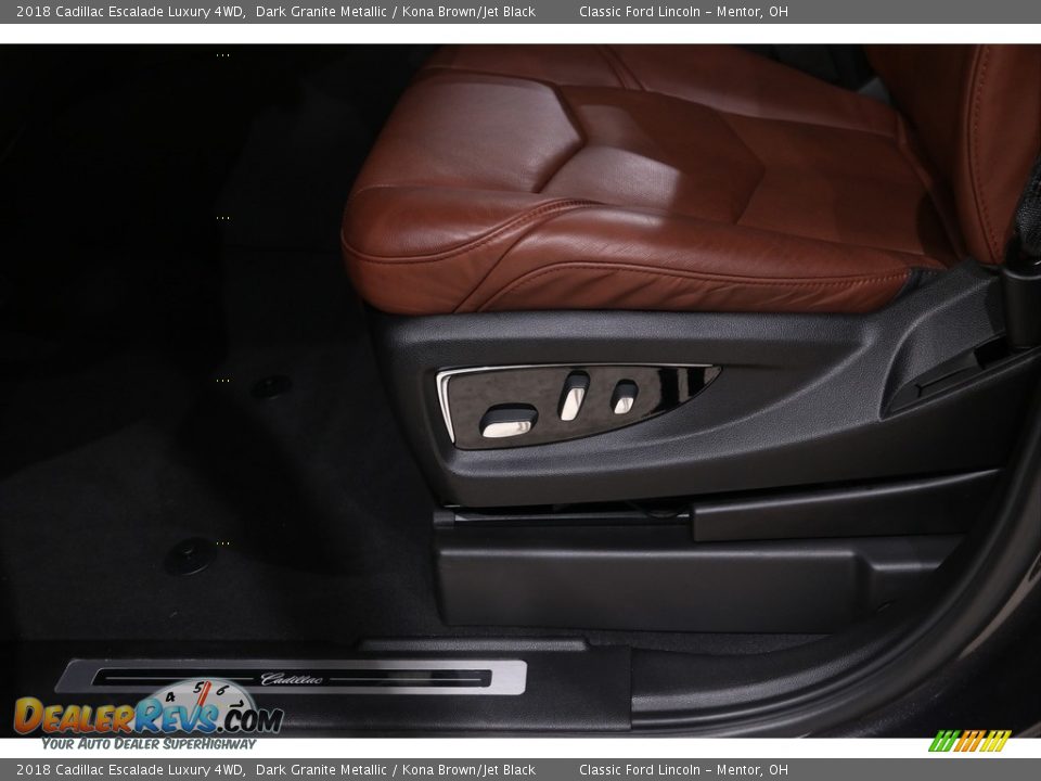 2018 Cadillac Escalade Luxury 4WD Dark Granite Metallic / Kona Brown/Jet Black Photo #7
