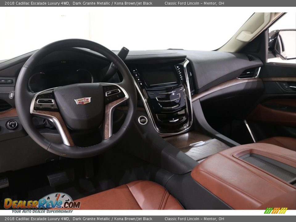 Dashboard of 2018 Cadillac Escalade Luxury 4WD Photo #10