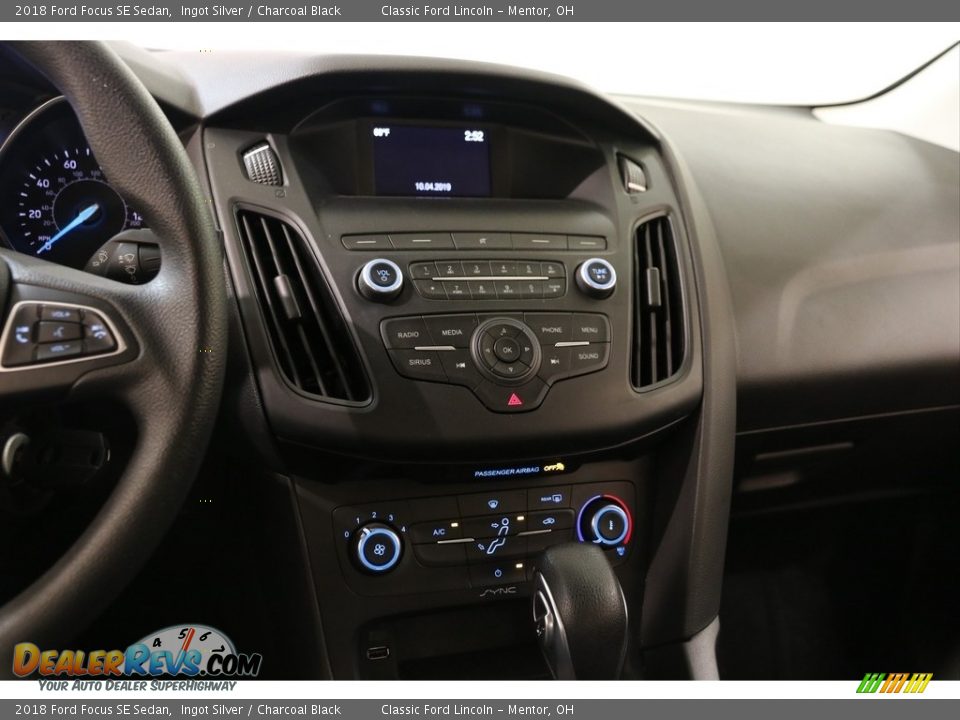 2018 Ford Focus SE Sedan Ingot Silver / Charcoal Black Photo #10