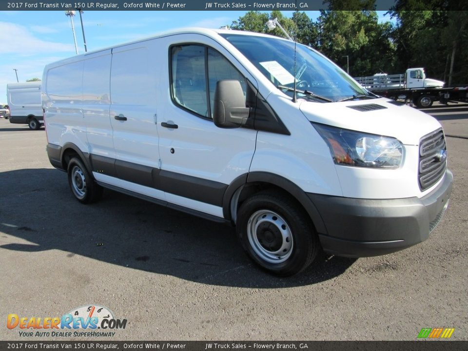 Front 3/4 View of 2017 Ford Transit Van 150 LR Regular Photo #7