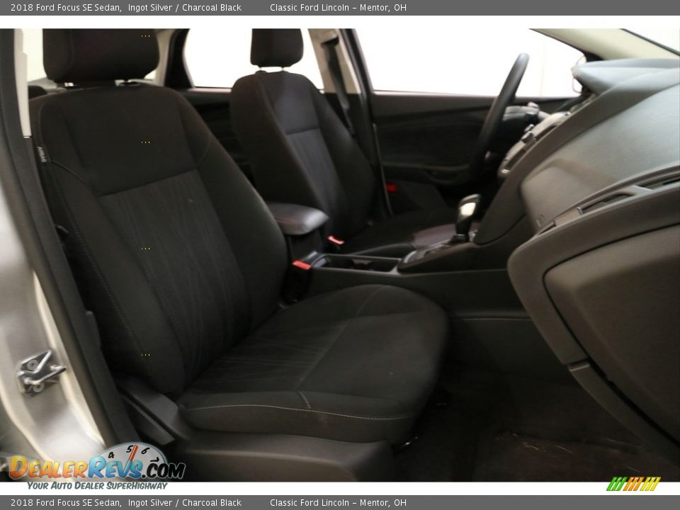 2018 Ford Focus SE Sedan Ingot Silver / Charcoal Black Photo #14