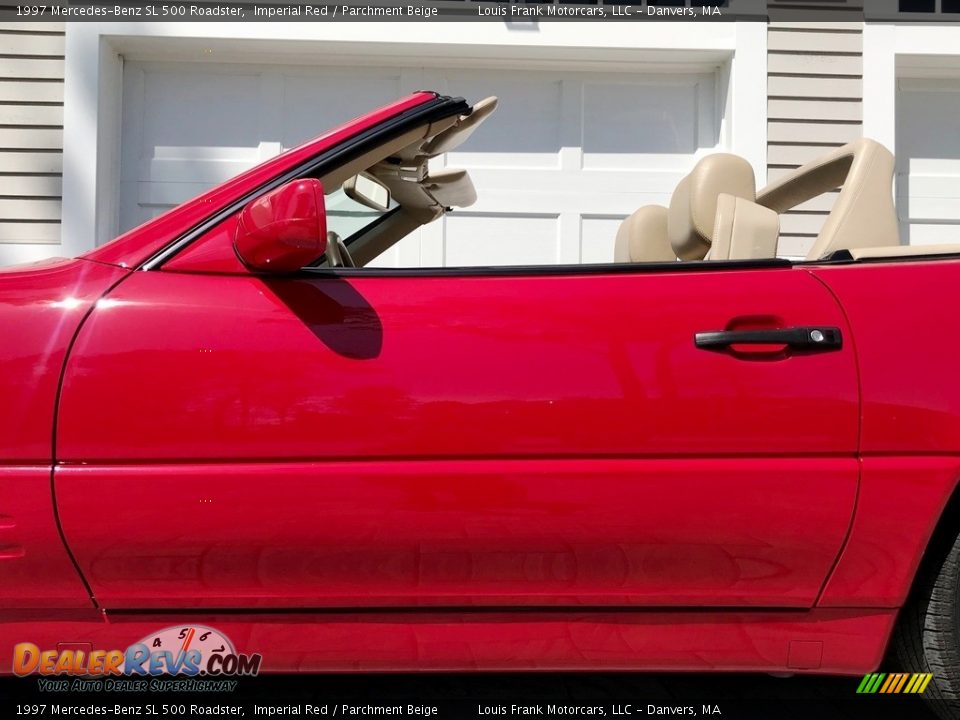 1997 Mercedes-Benz SL 500 Roadster Imperial Red / Parchment Beige Photo #31