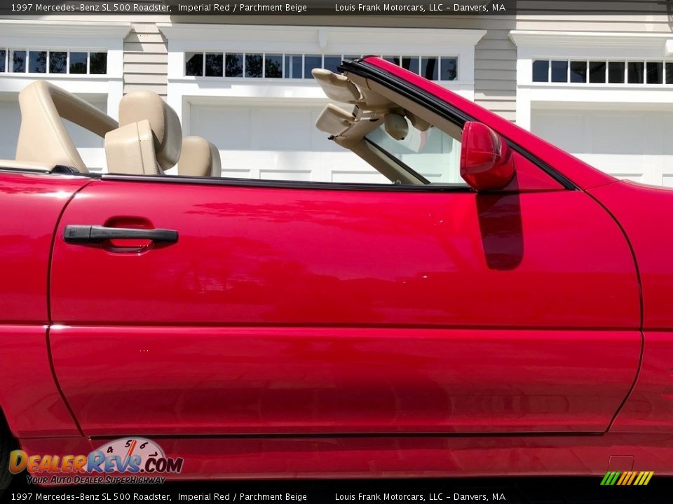 1997 Mercedes-Benz SL 500 Roadster Imperial Red / Parchment Beige Photo #32