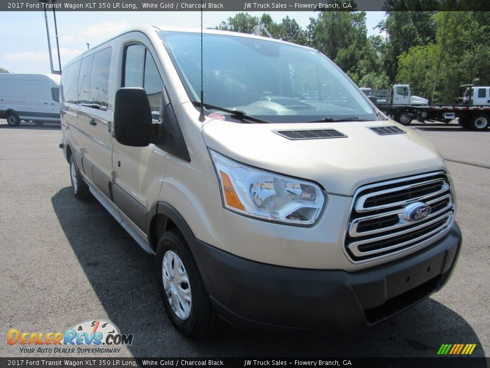 Front 3/4 View of 2017 Ford Transit Wagon XLT 350 LR Long Photo #7
