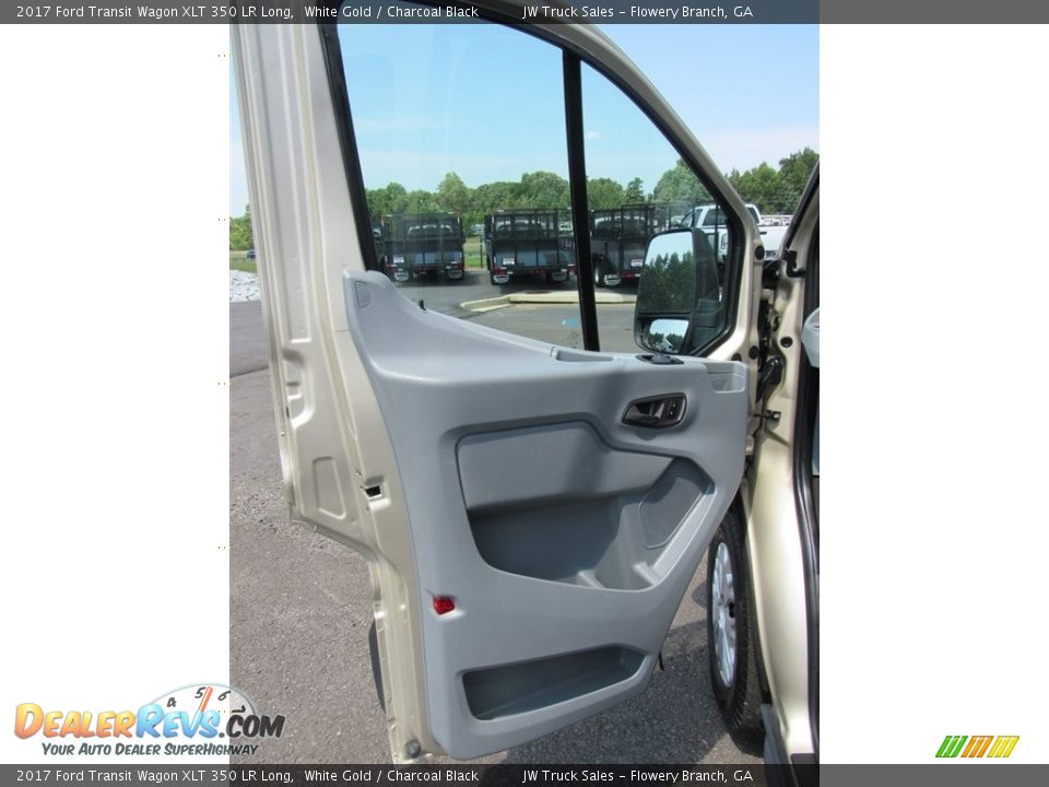 Door Panel of 2017 Ford Transit Wagon XLT 350 LR Long Photo #35