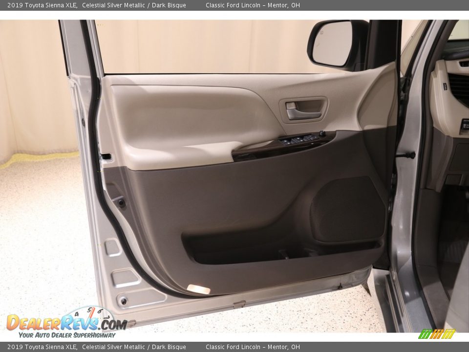 2019 Toyota Sienna XLE Celestial Silver Metallic / Dark Bisque Photo #4