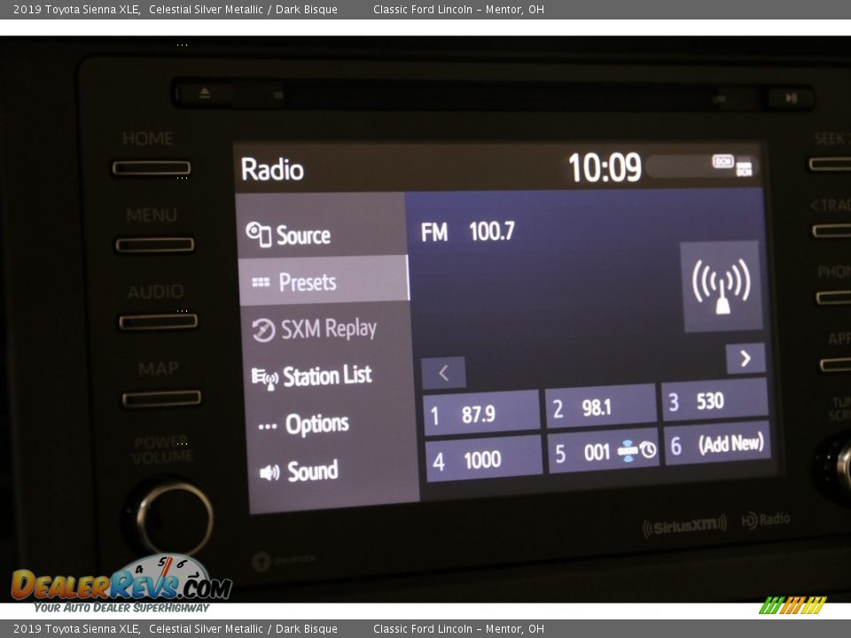 2019 Toyota Sienna XLE Celestial Silver Metallic / Dark Bisque Photo #14
