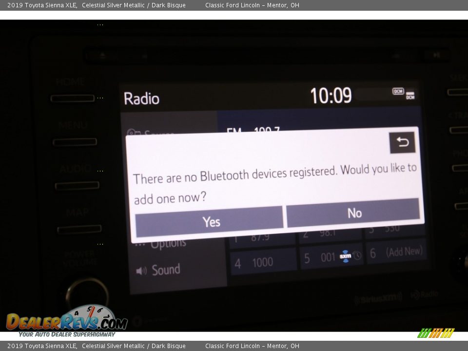 2019 Toyota Sienna XLE Celestial Silver Metallic / Dark Bisque Photo #16