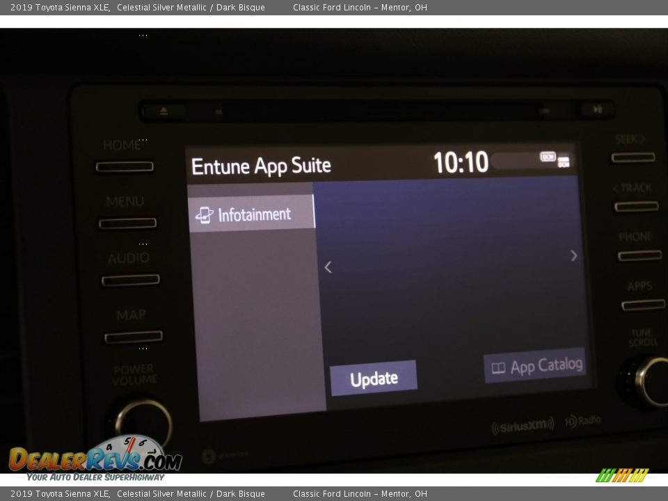 2019 Toyota Sienna XLE Celestial Silver Metallic / Dark Bisque Photo #17