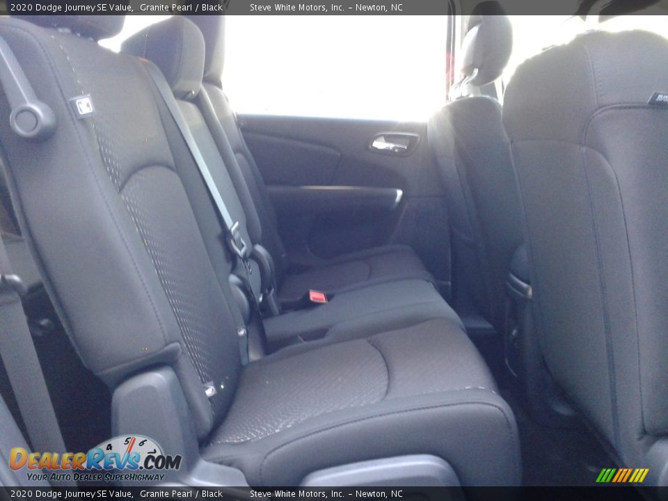 2020 Dodge Journey SE Value Granite Pearl / Black Photo #17